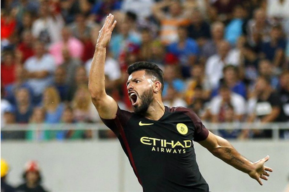 Con triplete de Agüero, el City goleó 5-0 al Steaua y pone pie y medio en Champions