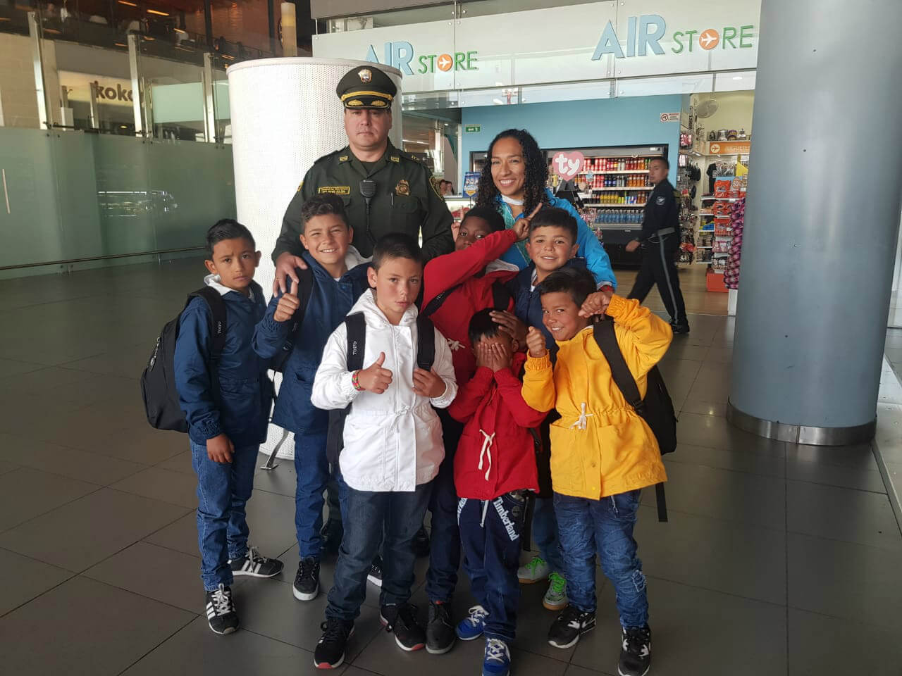 Sueño cumplido: 700 menores vulnerables de Bogotá viajaron por primera vez en avión