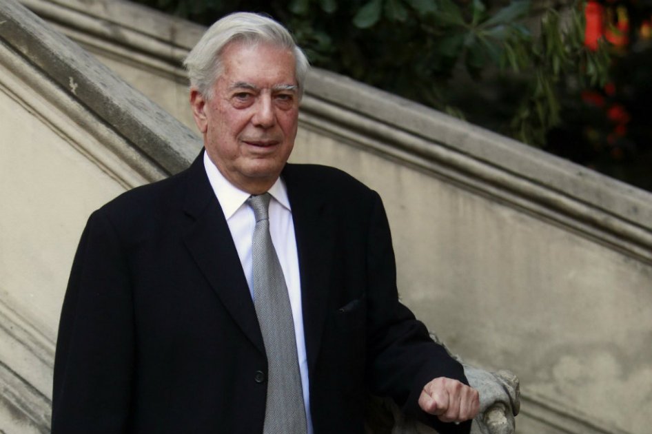 Vargas Llosa critica ataques contra la identidad personal en Internet