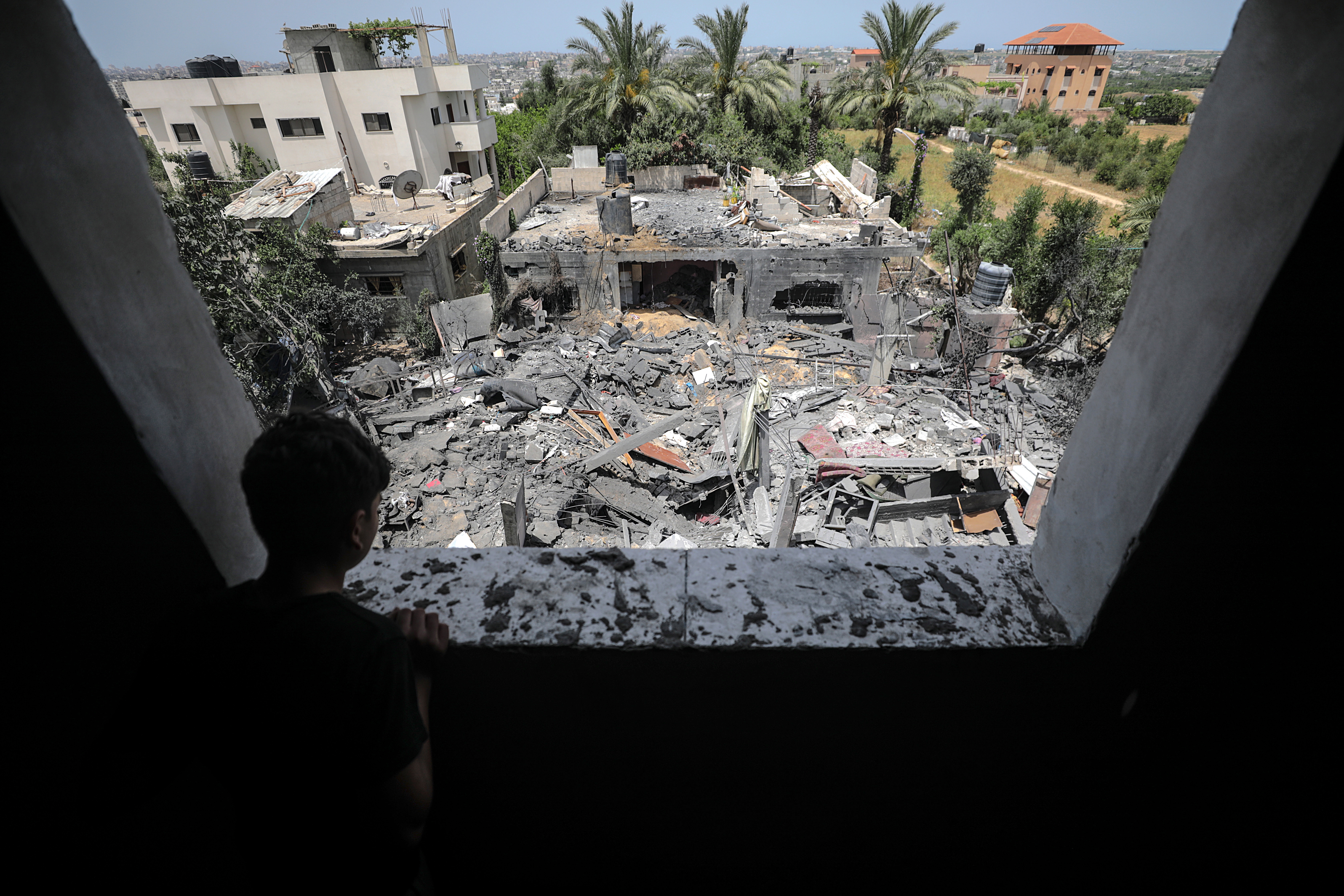 Israel y grupos armados palestinos acuerdan cese el fuego tras días de escalada