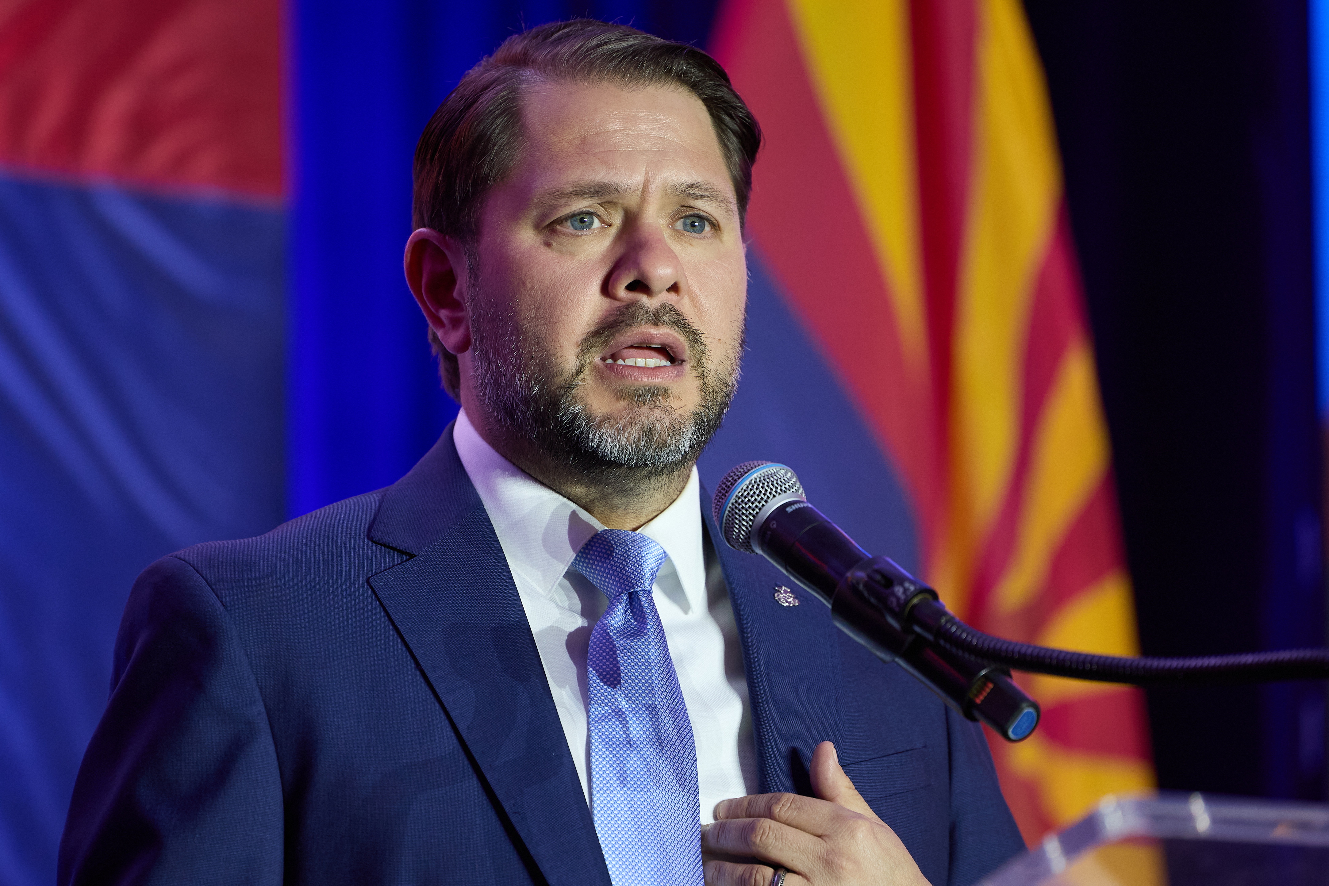 Rubén Gallego hace historia: será el segundo senador de origen colombiano en EE. UU.