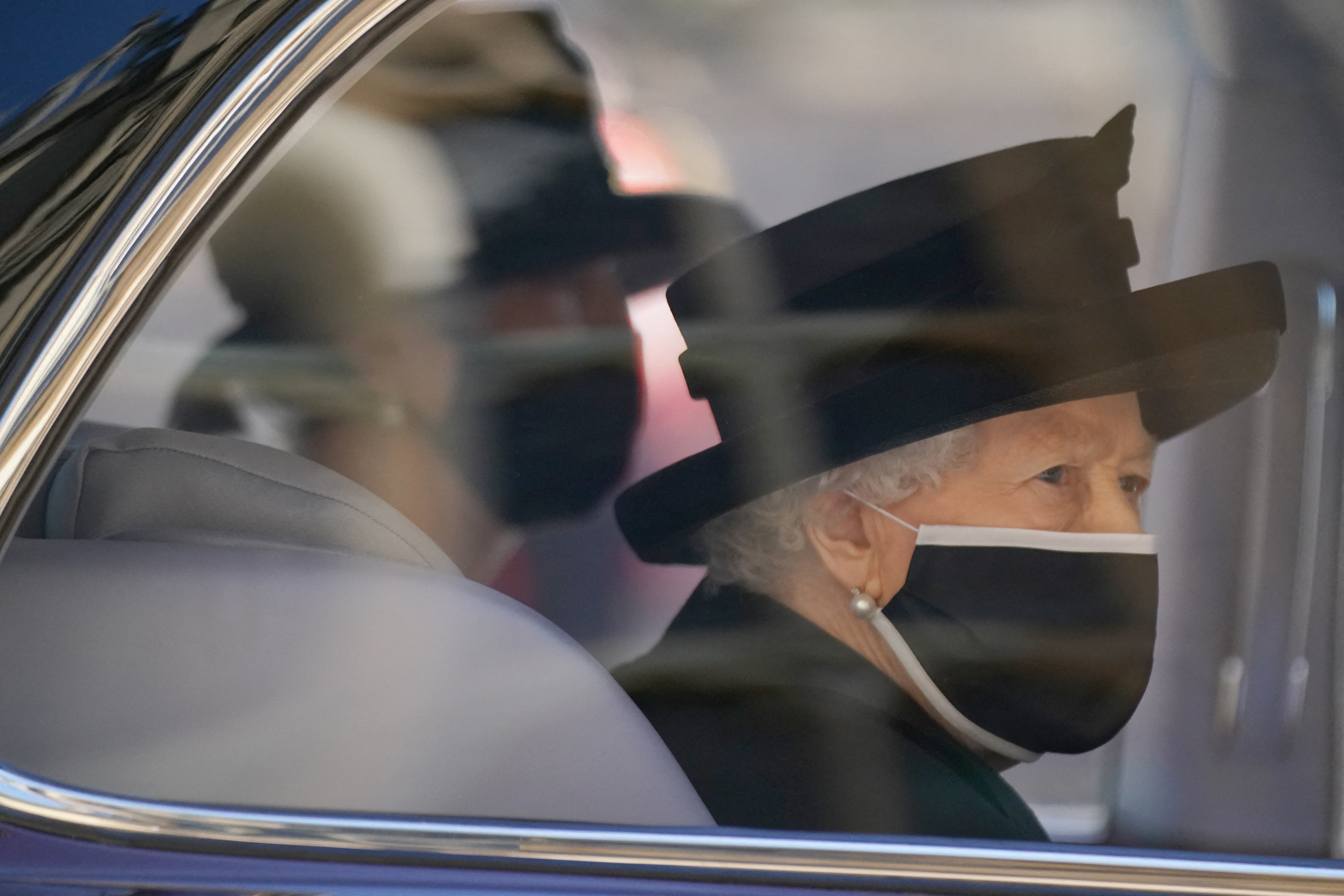 El príncipe consorte, que falleció en Windsor el 9 de abril, dos meses antes de cumplir 100 años, fue una presencia constante junto a Isabel II desde que, con solo 25 años, fue coronada en 1952, cuando el Reino Unido se reconstruía tras la Segunda Guerra Mundial y su imperio empezaba a desmoronarse.