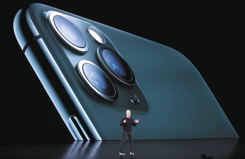 El iPhone 11 trae una pantalla de 6,1 pulgadas. / AFP
