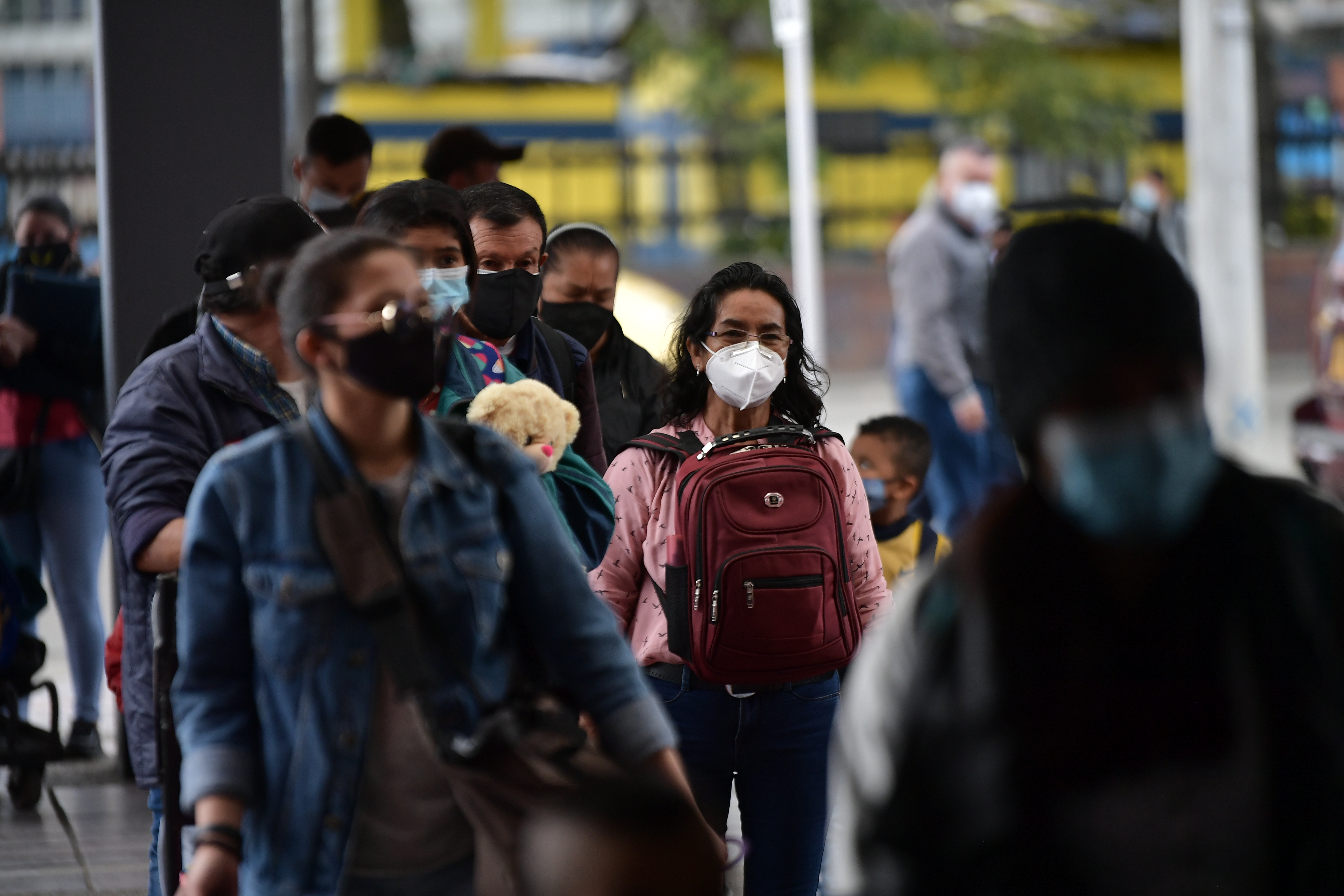 Salida de viajeros durante Semana Santa en el Terminal de transporte El Salitre
