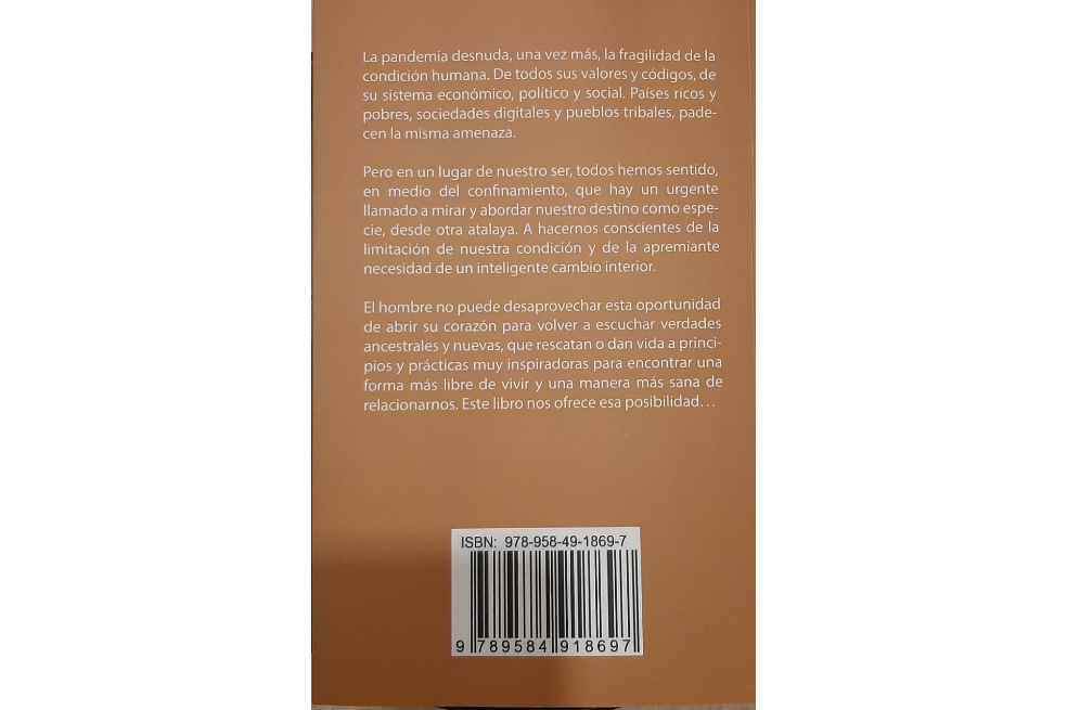 El libro "Padrenuestro: un viaje a la paz interior" propone una
lectura histórica y holística, por medio de esta oración cristiana, de las confluencias entre
diferentes espiritualidades y sus repercusiones en casos puntuales a nivel social.