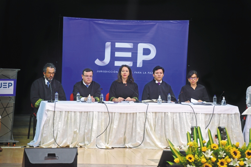 En datos: la JEP cuenta más de 200.000 víctimas por alianzas entre Estado y paras