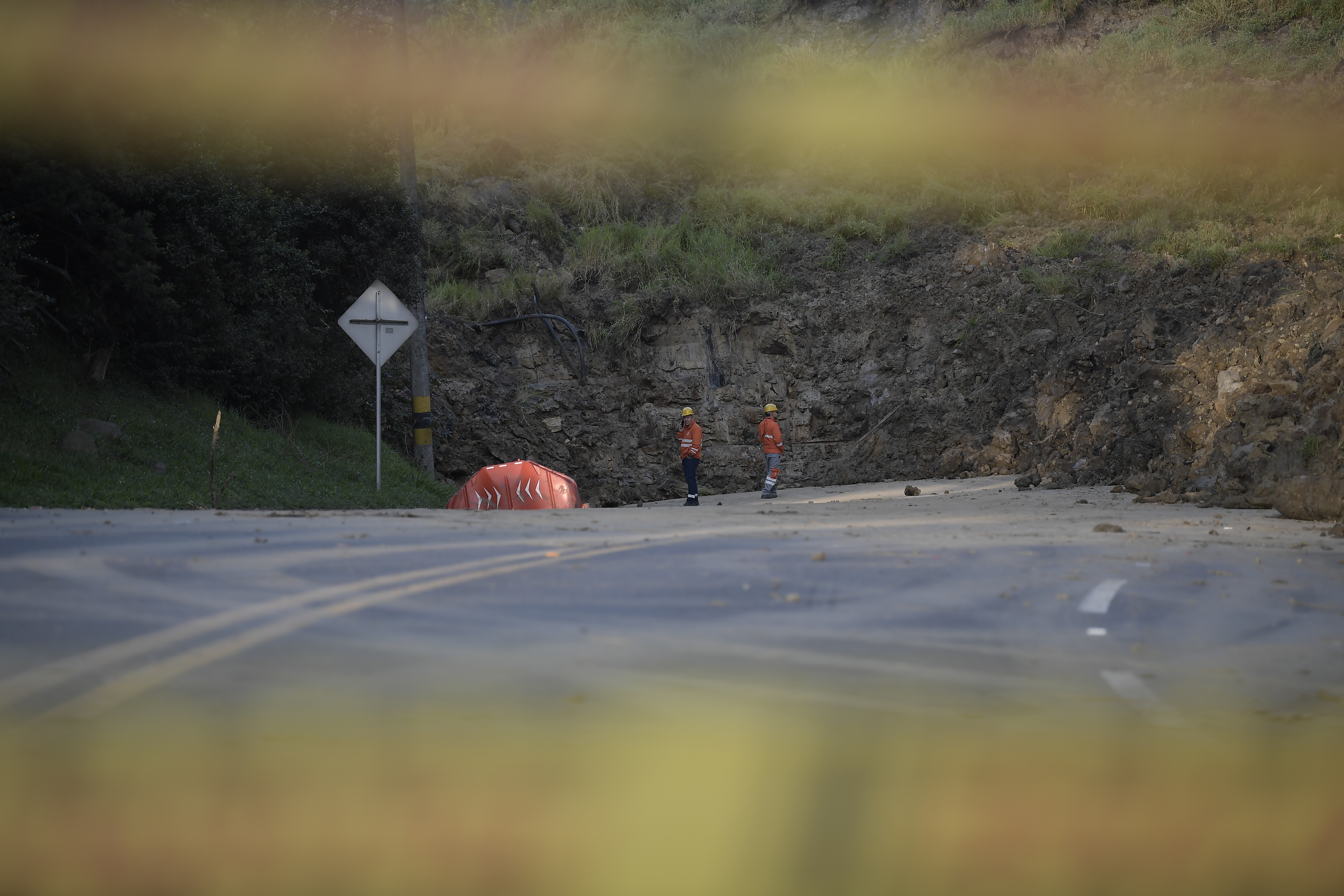 Cierre de vía al Llano deja $2.900 millones en pérdidas diarias para el transporte