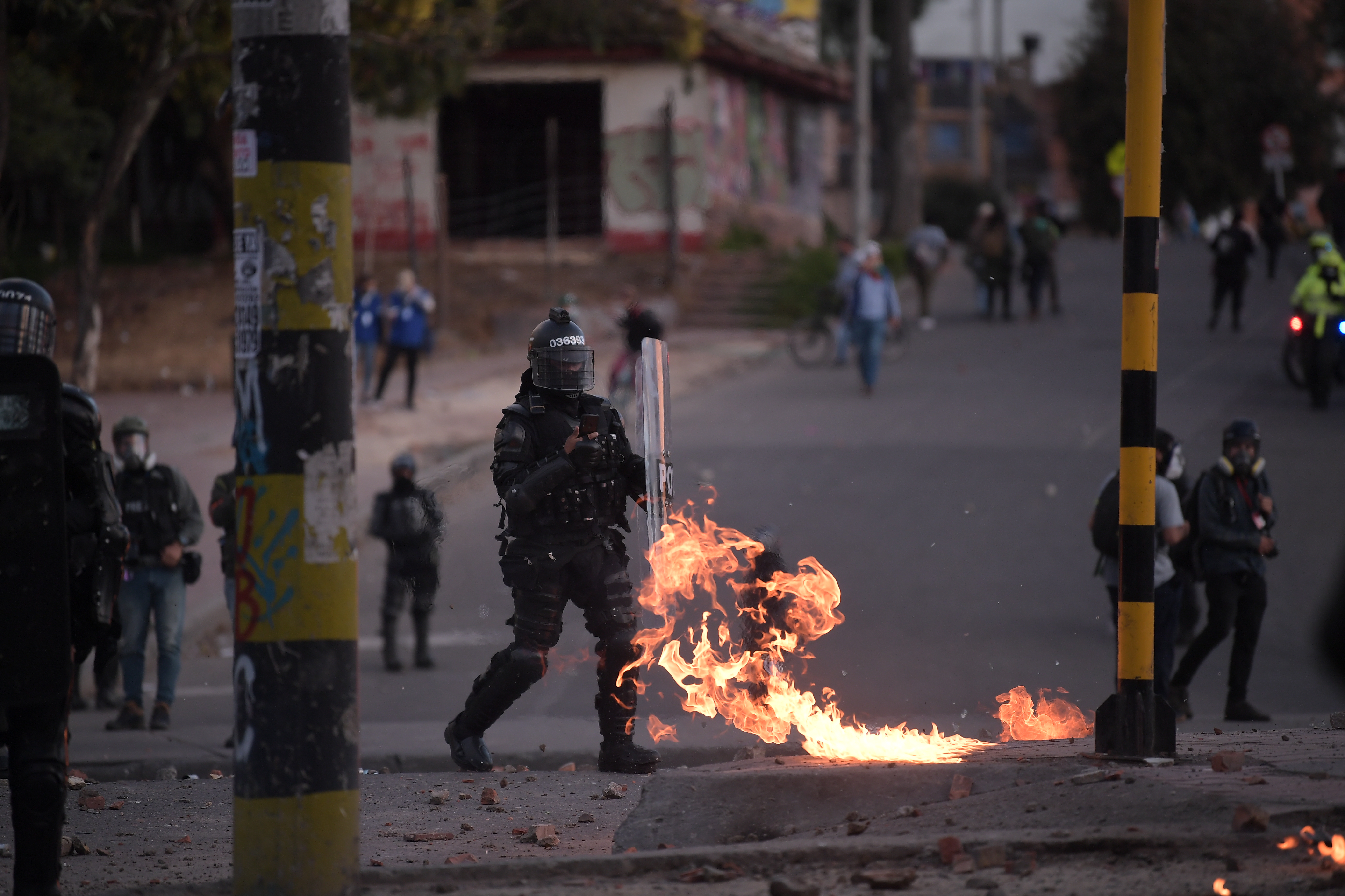 En el Paro Nacional, tres policías murieron y 1.712 uniformados resultaron heridos