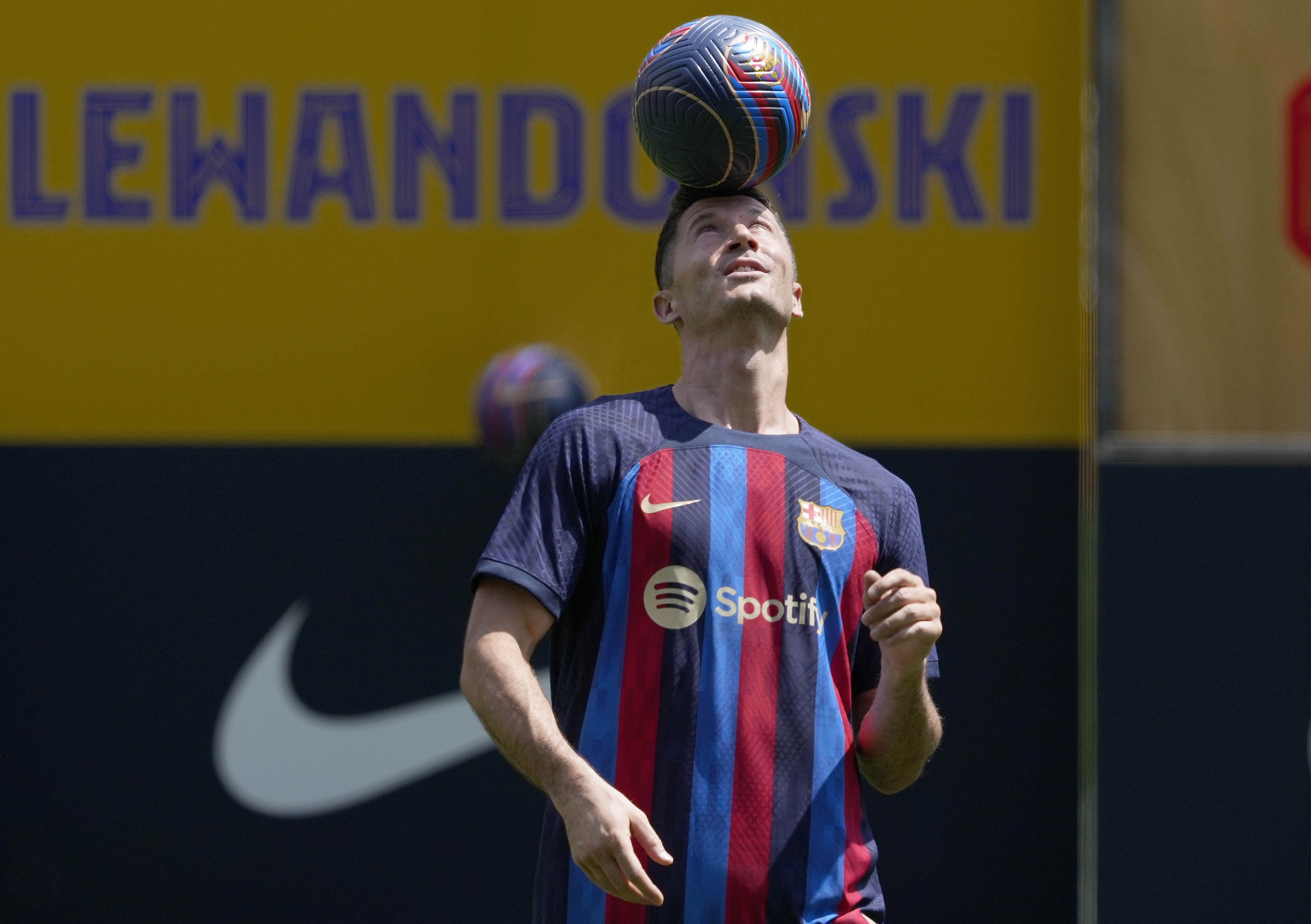 Video: Reviva la apoteósica presentación de Lewandowski en el Spotify Camp Nou