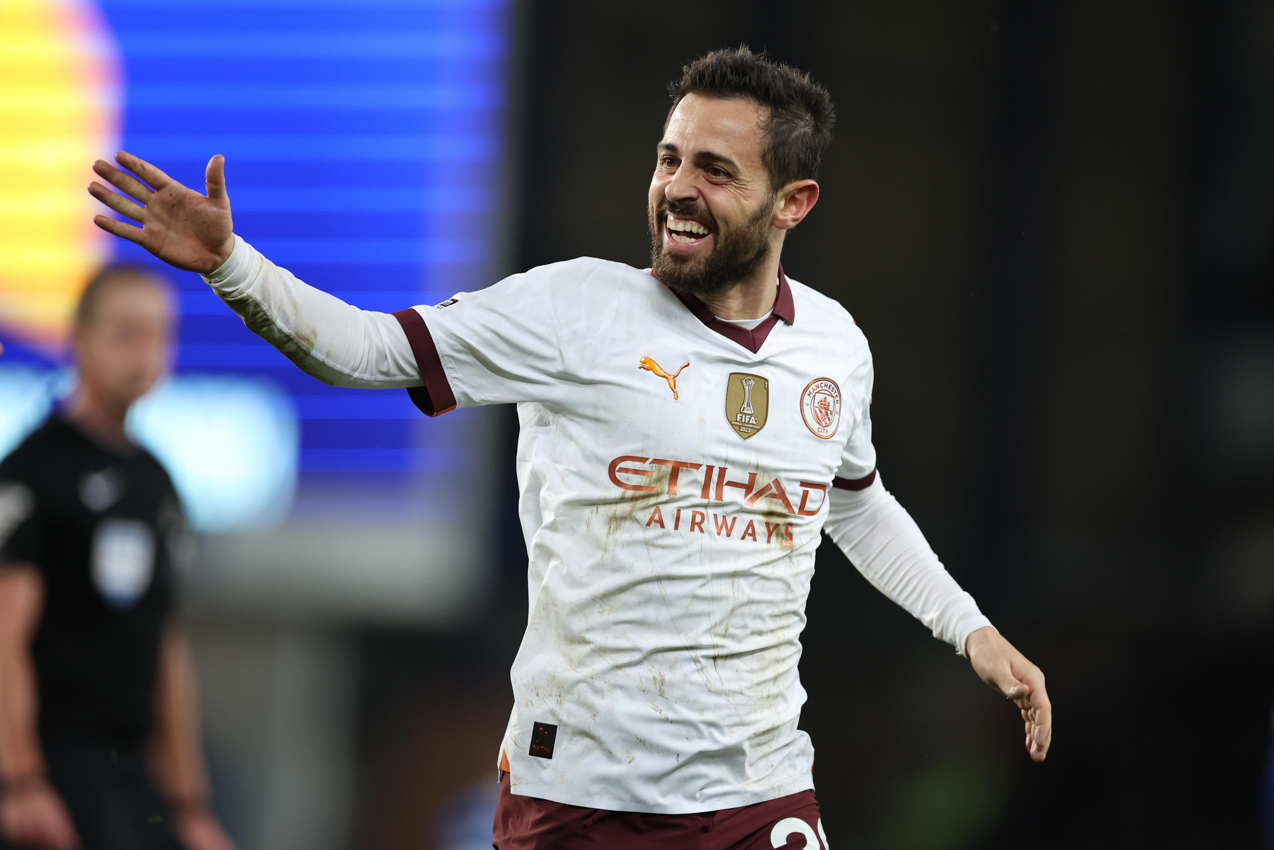 Manchester City venció a Everton y se puso al acecho de los líderes en la Premier