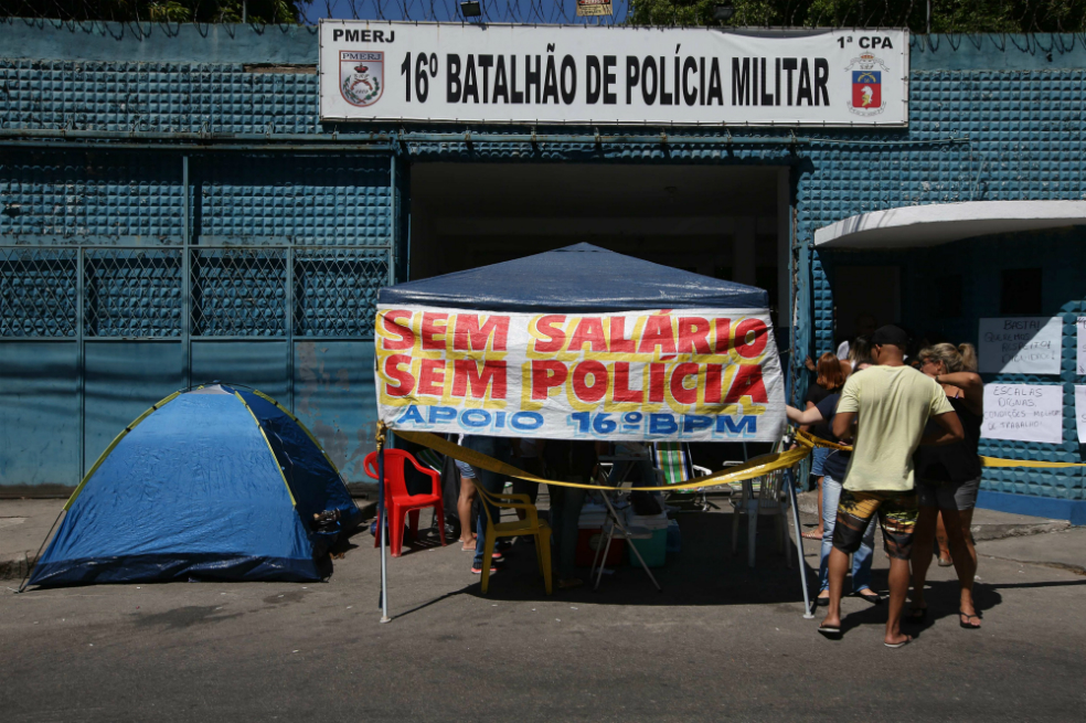 Caos en Vitória (Brasil) por huelga de policías: 121 muertos en seis días