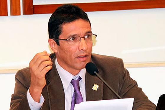 El representante Adolfo León Rengifo.