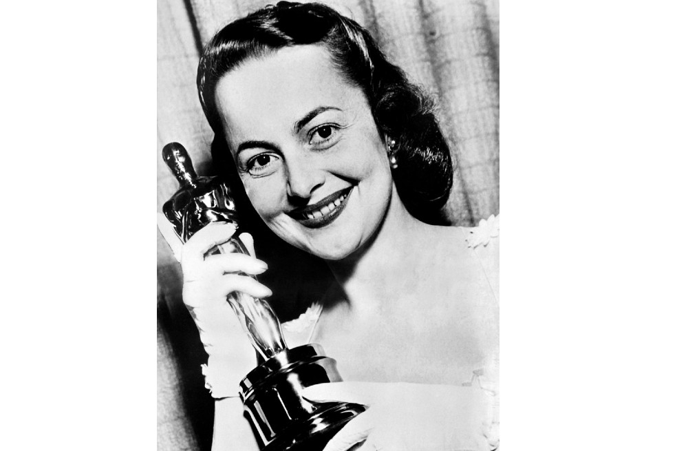 Olivia de Havilland con el Premio Óscar.