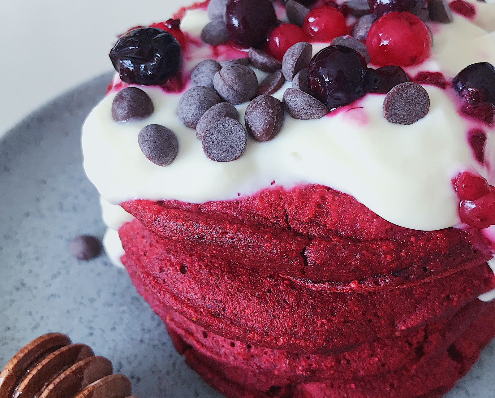 Aquí está la receta para preparar “pancakes” de “red velvet”