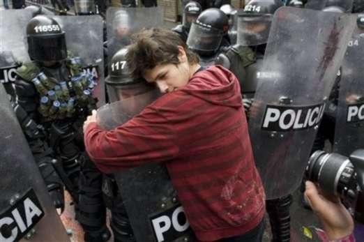 Protestas: ¡Un espectáculo bochornoso!