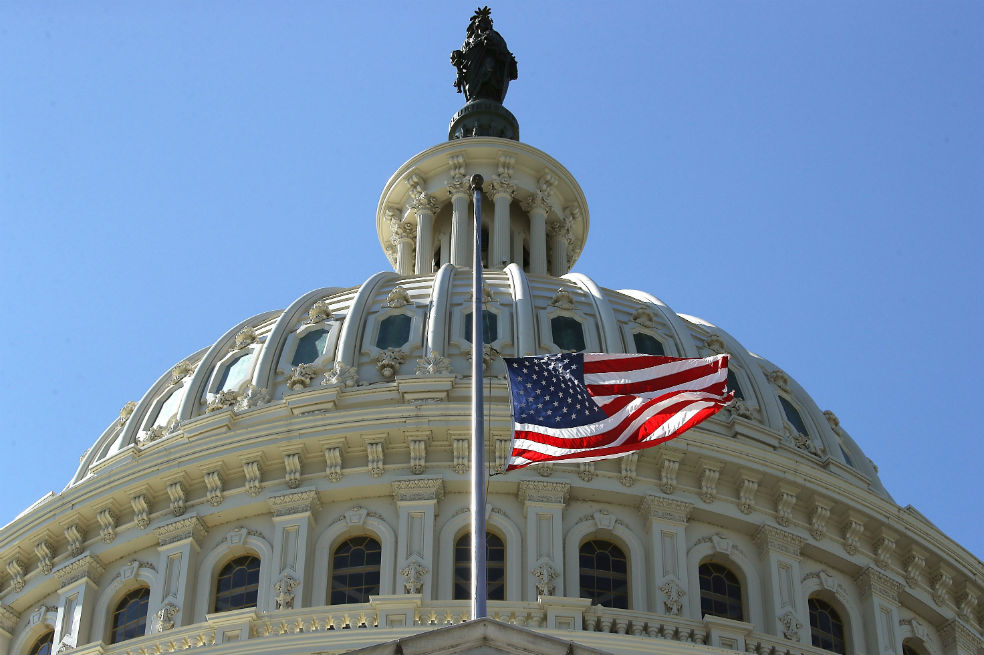 Estados Unidos: el país en donde suben las acciones de empresas de armas después de un tiroteo
