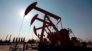 Esperan que el precio del petróleo se mantenga entre los US$90 y US$100 por barril.