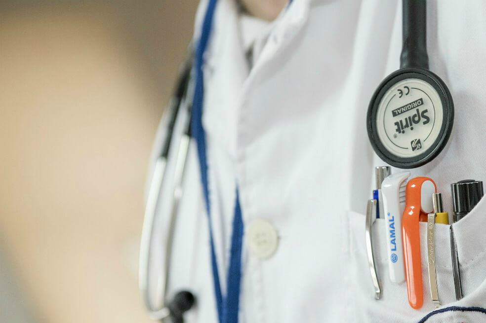Con esta ley se beneficiarán cerca de 4800 resientes médicos en el país. / Pixabay