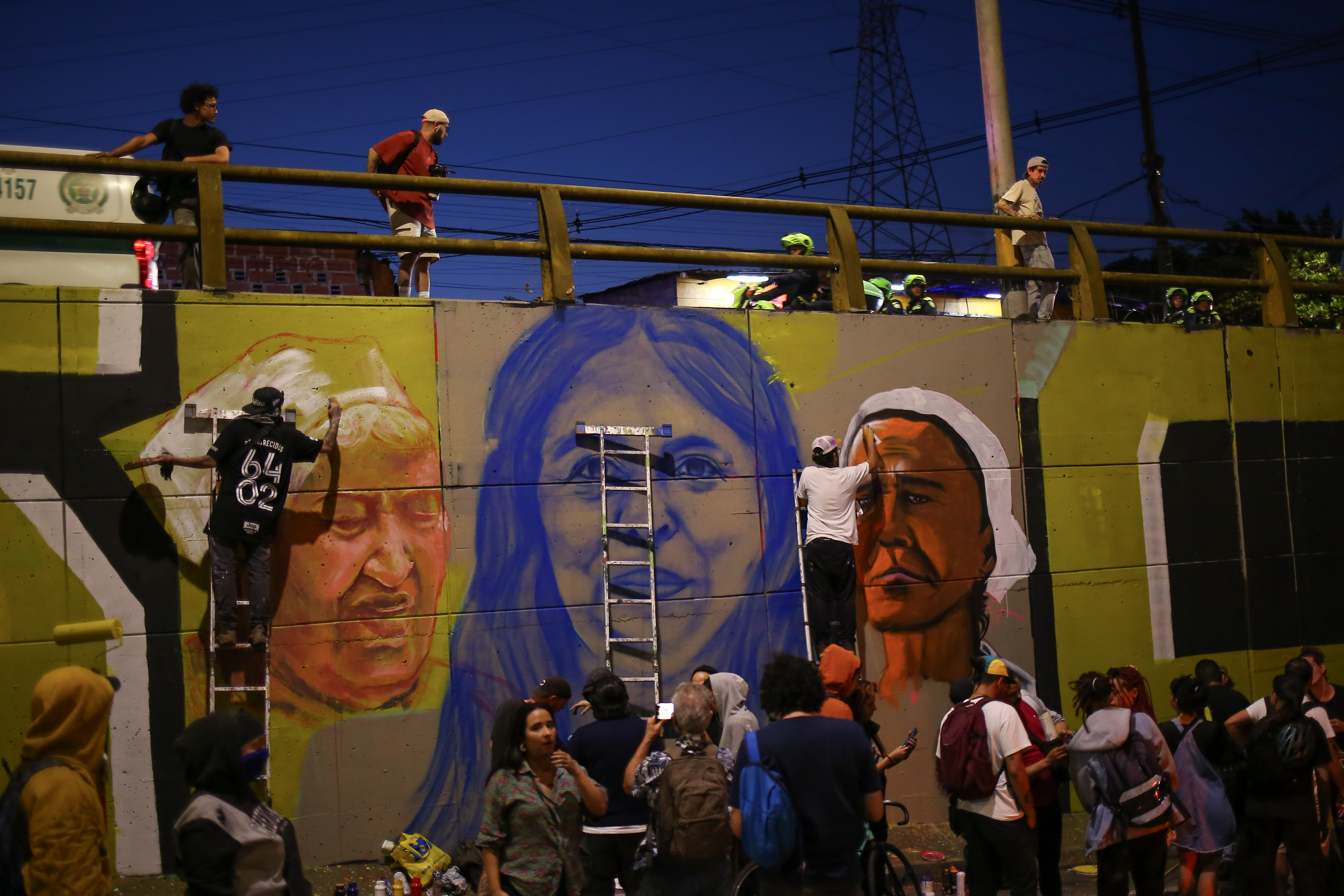 Vuelven a pintar mural en Medellín "Las cuchas tienen razón"