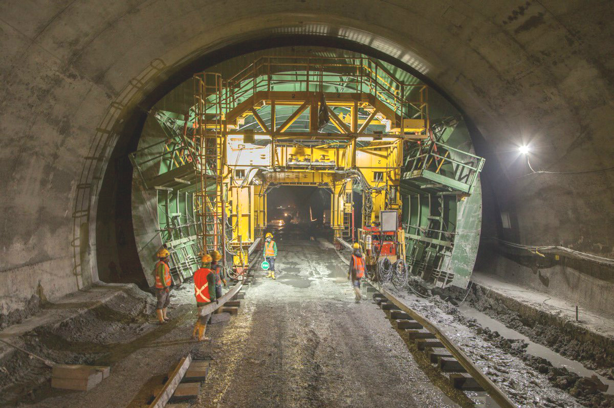 “Esperamos que el megatúnel de La Línea esté terminado en mayo de 2020”: Duque