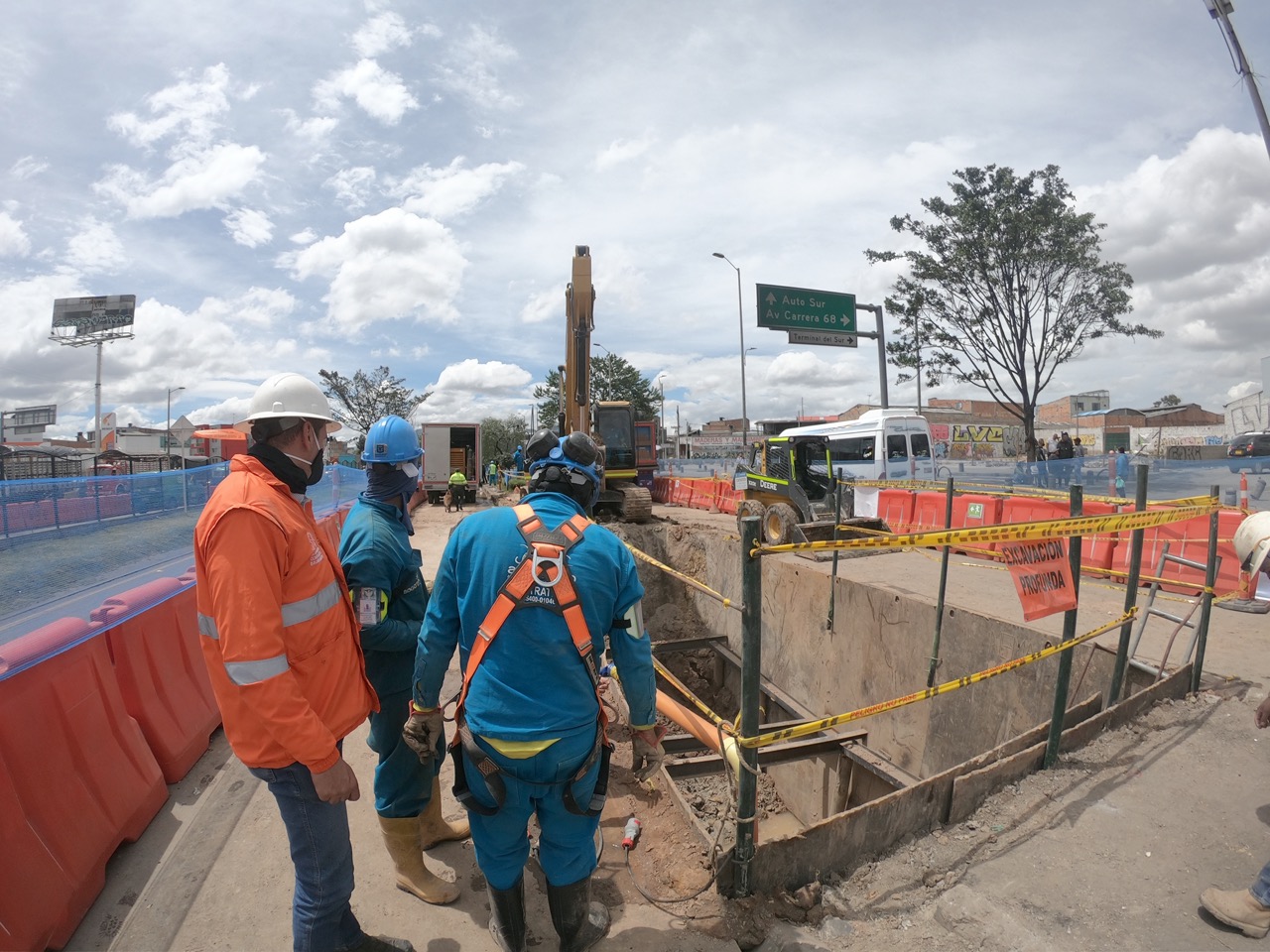 Adelantan traslado de redes de acueducto en Av. Boyacá para obras del metro de Bogotá