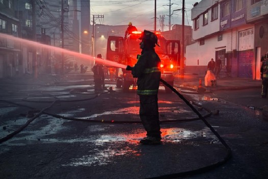 Más de 70 bomberos atendieron la emergencia