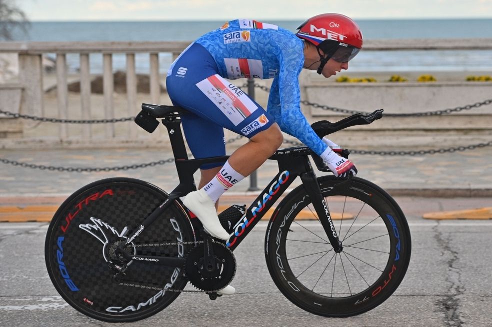 El esloveno quedó cuarto en la etapa, pero le bastó para ganar el título de la carrera.
