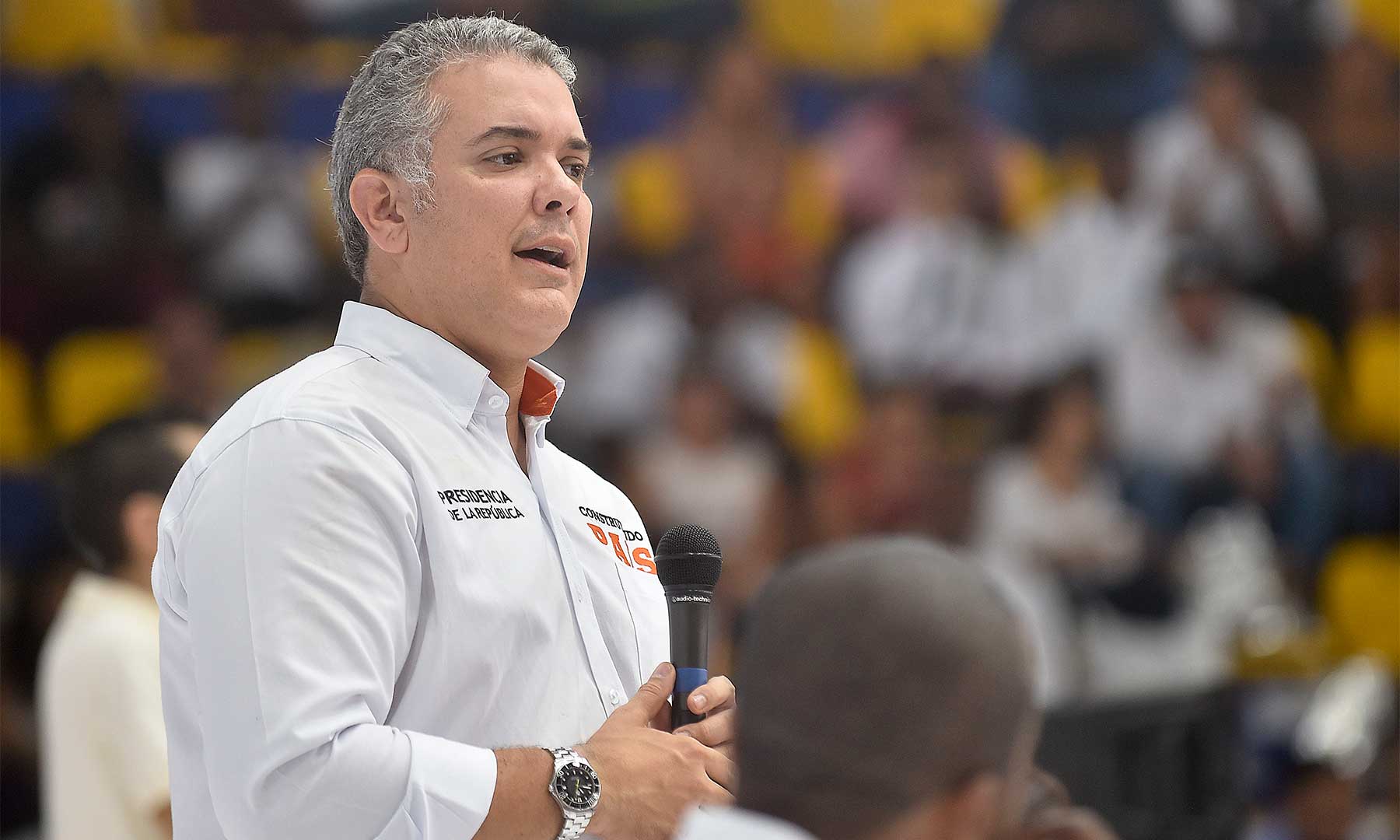 Ni el Gobierno se baja de su propuesta de IVA a la canasta familiar, ni el Congreso se sube en ella