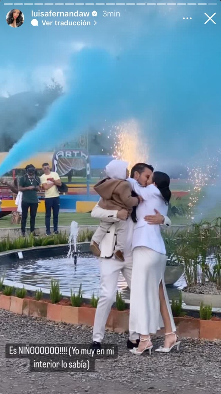 Luisa Fernanda W y Pipe Bueno se reunieron con su familia en su restaurante Rancho MX para conocer el sexo de su próximo hijo y hermano de Máximo