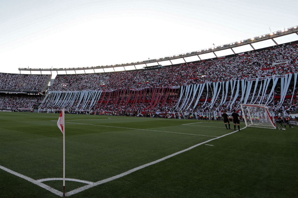 Conmebol decide el martes cuándo y cómo se jugará la final de la Libertadores