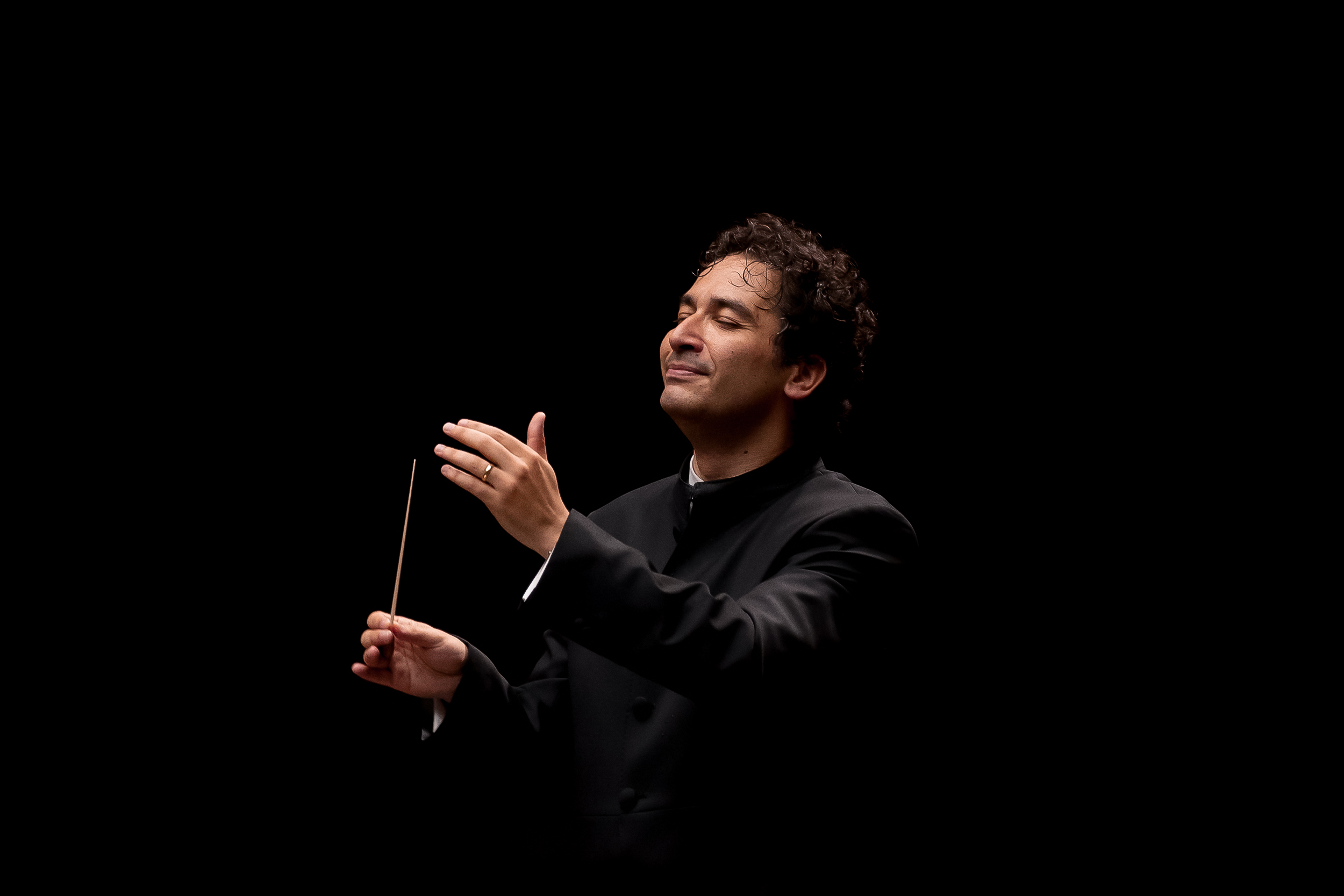 Orozco-Estrada, nuevo director musical de la Ópera y la Sinfónica de Colonia