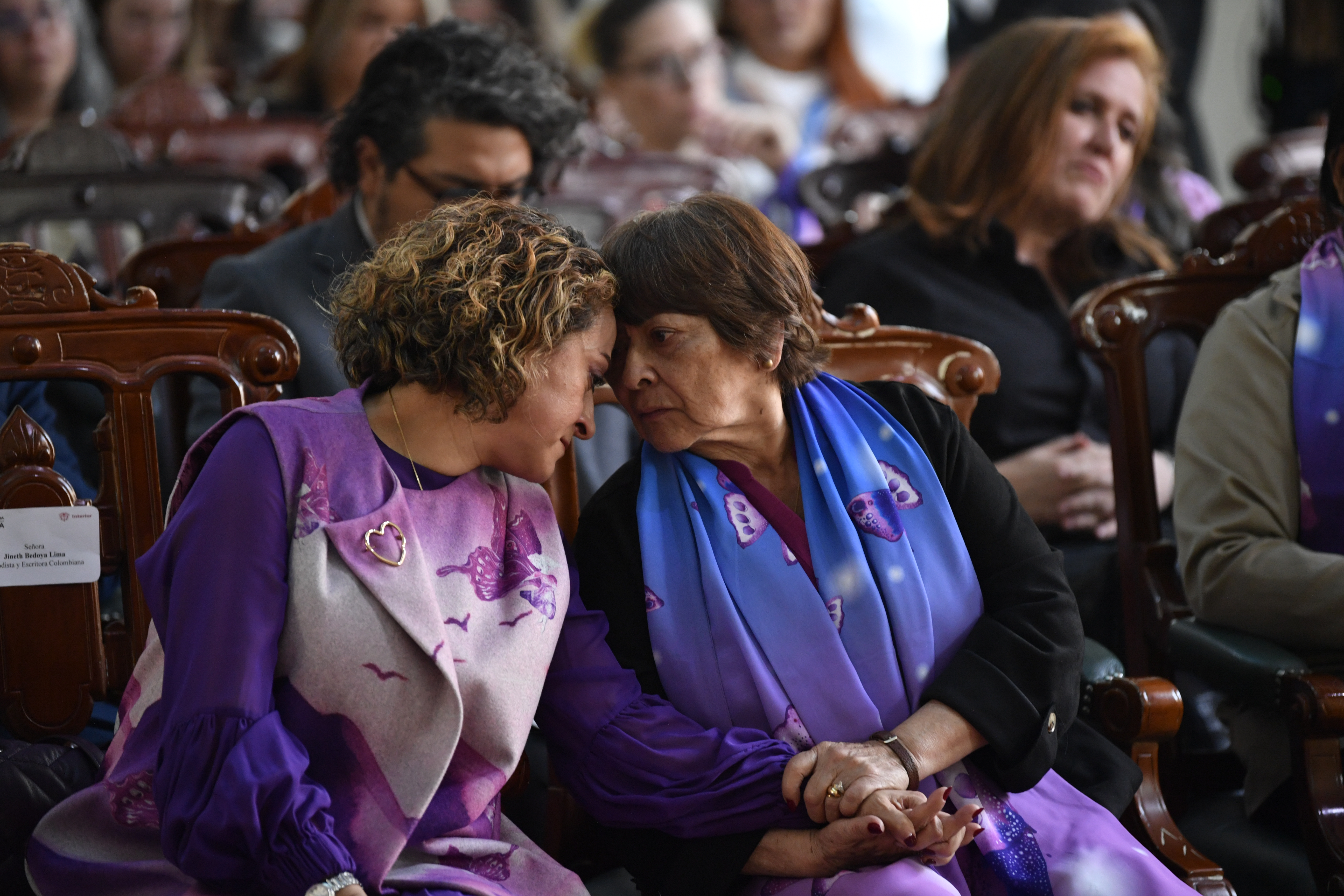 Periodista durante la presentación del Fondo No es Hora de Callar para proteger a las mujeres periodistas de la violencia que sufren en el ejercicio de sus funciones