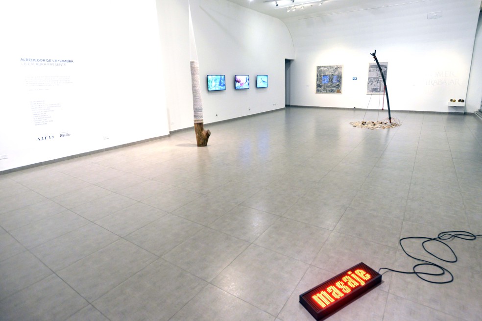 “Alrededor de la sombra la palabra presente” es una muestra curada por el artista Mario Opazo. / Fotos: Cortesía