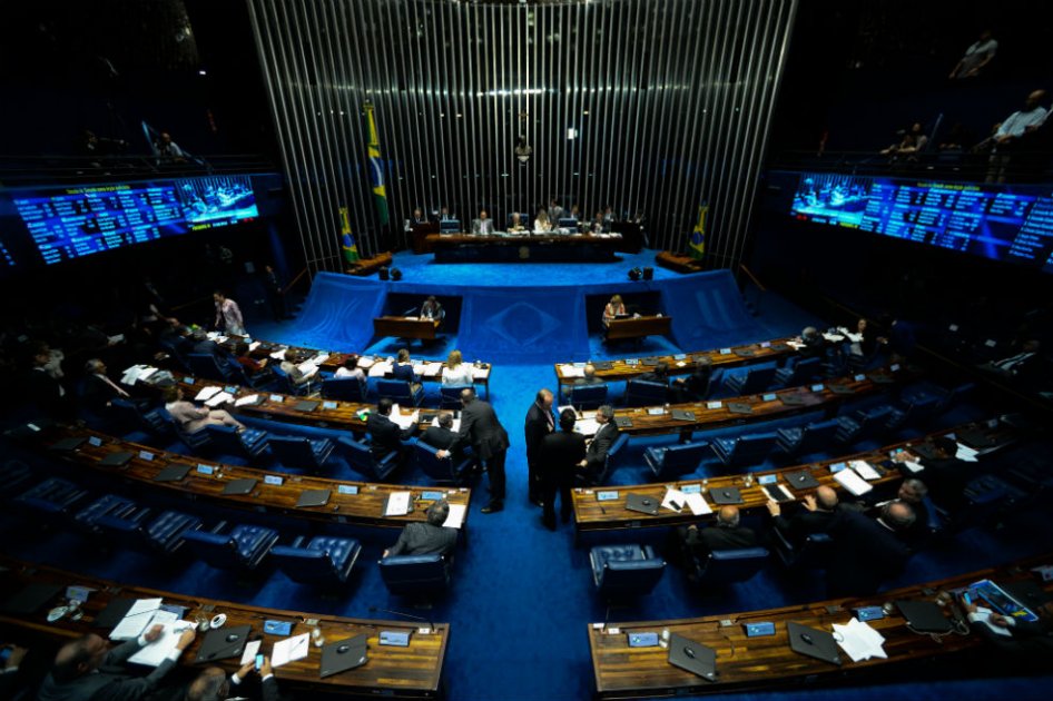 Dilma Rousseff, cara a cara con los senadores que decidirán su destitución en Brasil