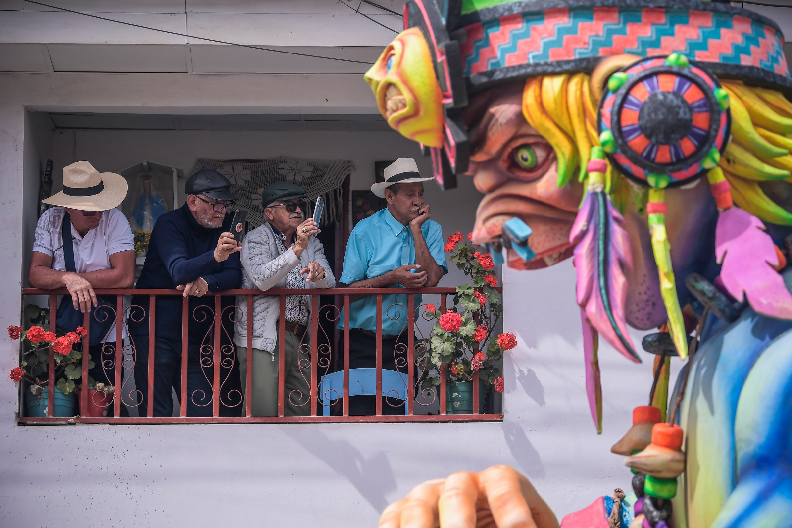 El Concurso Nacional convocó a artistas nacionales para participar en las modalidades de obra inédita, interpretación vocal, interpretación instrumental y coreografía, concurso que
llenó las noches del Festival de arte y exaltó la riqueza cultural de la región.