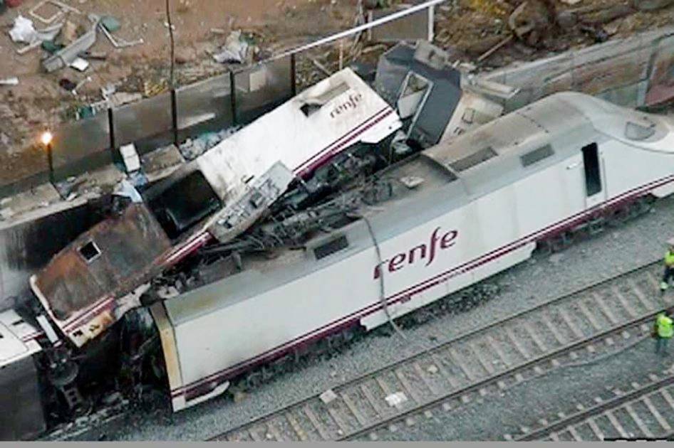 Interventor admite que llamó a conductor antes de descarrilar tren en España