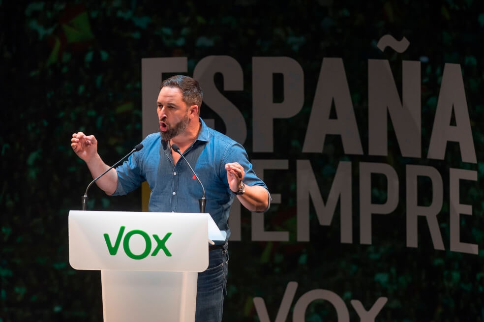 Santiago Abascal, candidato a la Presidencia del Gobierno por Vox, en un mitin electoral esta semana.  / AFP