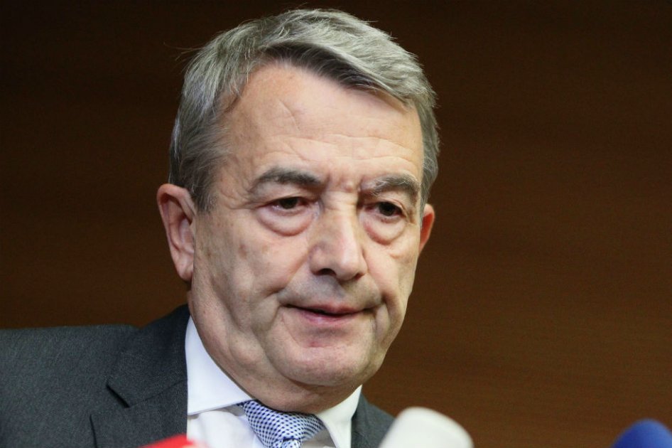 Presidente federación alemana renuncia por irregularidades del Mundial 2006