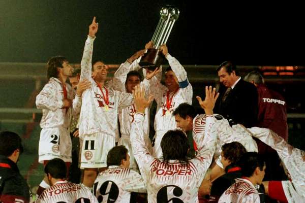 Hace 28 años, Santa Fe perdió su primera final internacional contra Lanús