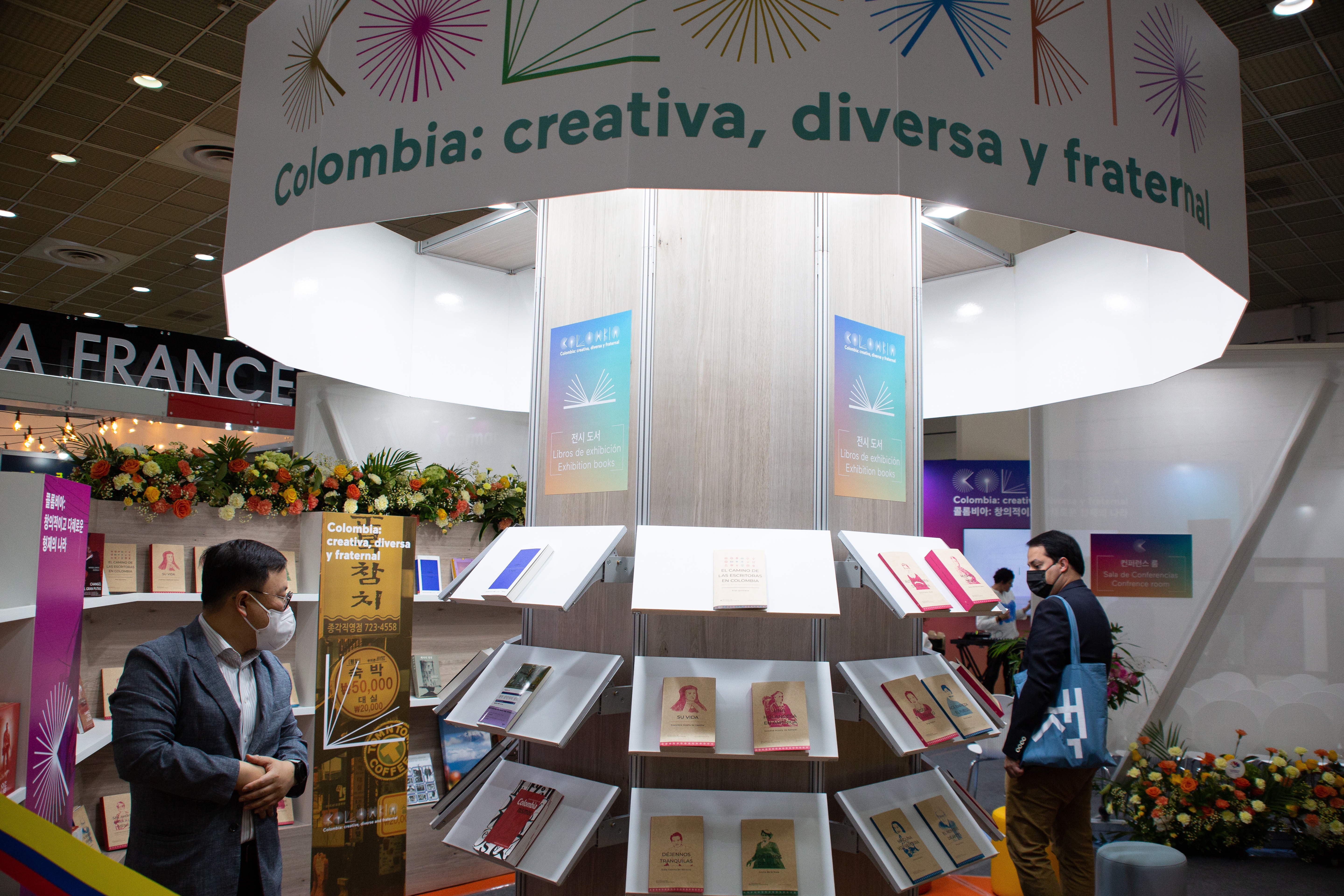 Las letras colombianas van en busca del lector surcoreano en la Feria de Seúl