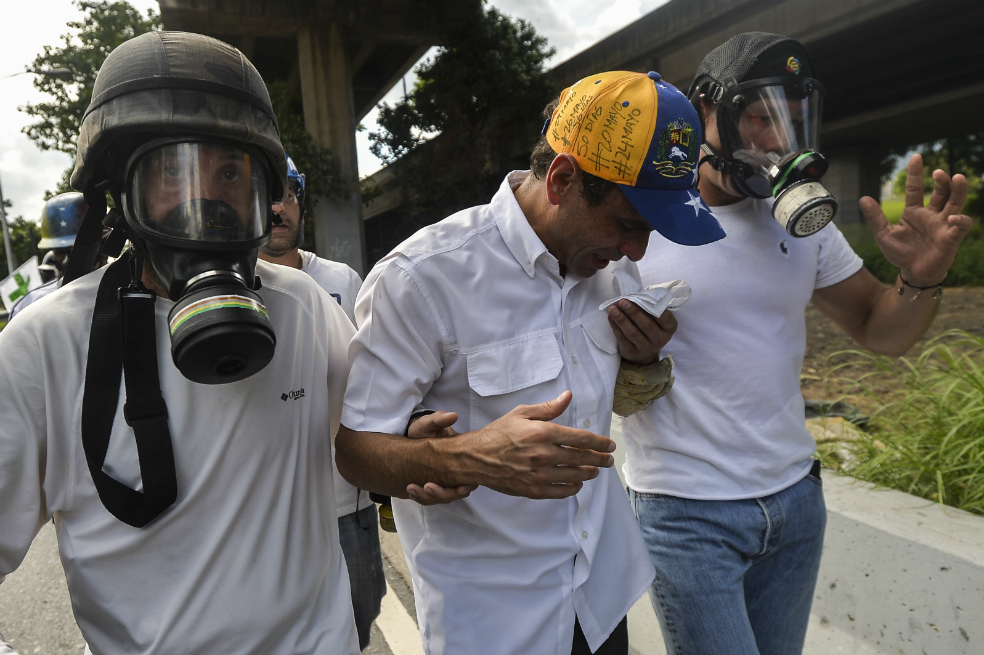 Henrique Capriles fue golpeado durante protesta en Caracas