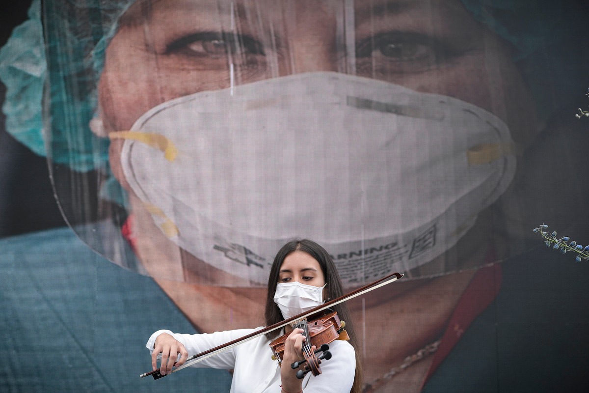 Durante la ceremonia, fue resaltado el reto que atraviesa la ciudad por el pico de contagios. Según la alcaldesa de la ciudad, el autocuidado es vital para sobrellevar la crisis.