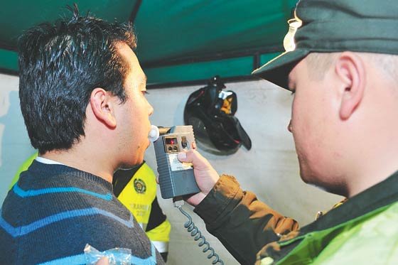 Más de 2 mil personas fueron sorprendidas manejando ebrias