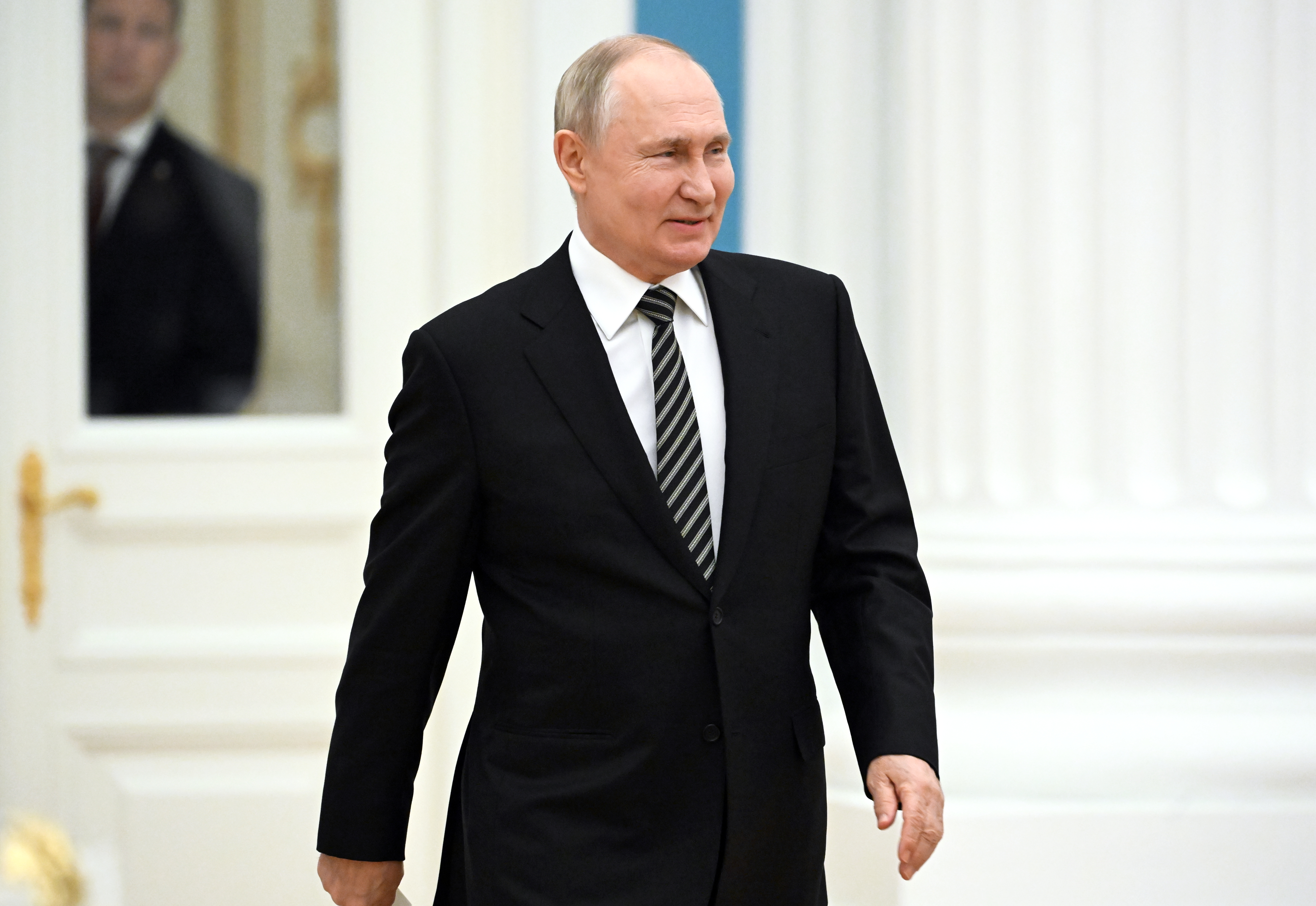 Moscow (Russian Federation), 24/10/2023.- Russian President Vladimir Putin holds a meeting with heads of the main religious denominations of Russia in the Catherine Hall of the Moscow Kremlin, in Moscow, Russia, late 25 October 2023 (issued 26 October 2023). Vladimir Putin stated the need to stop the bloodshed in the Middle East and prevent the conflict from escalating. (Rusia, Moscú) EFE/EPA/SERGEY GUNEEV/SPUTNIK/KREMLIN POOL MANDATORY CREDIT