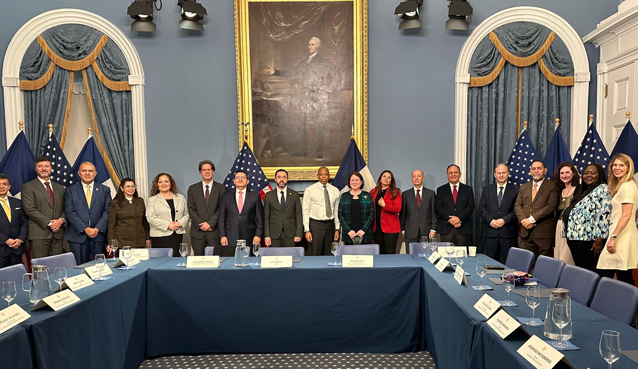 Nueva York y cónsules latinoamericanos trabajarán en conjunto temas migratorios