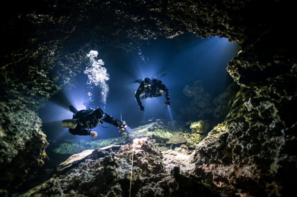 Categoría y fotógrafo submarino británico más prometedor en 2021: Alice Bennett tomó esta foto en el Cenote Mayan Blue, México. Fue la ganadora en la categoría.