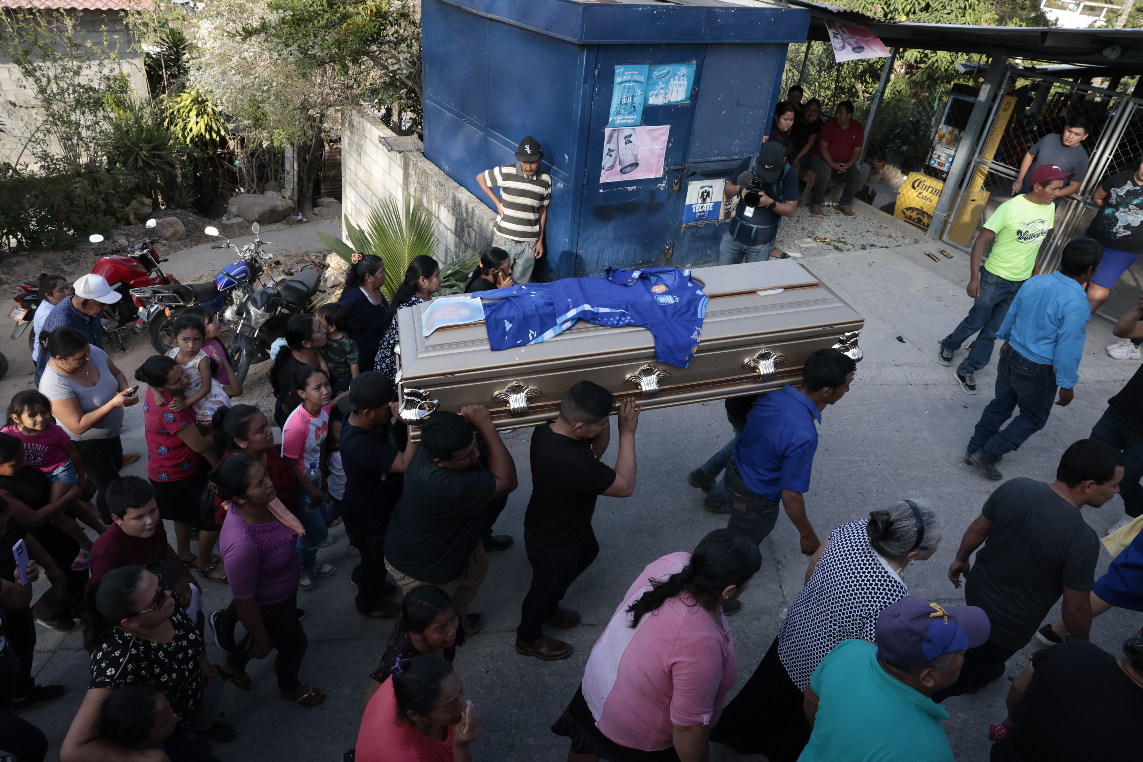 Accidente en Guatemala: sepultaron a varias víctimas del siniestro vial