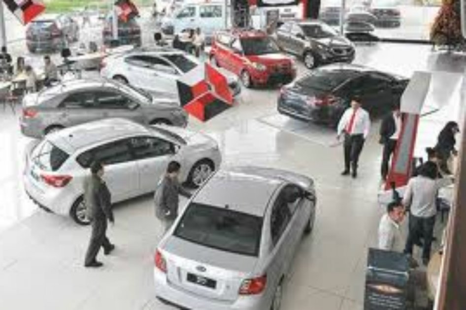 Ventas de carros en agosto caen 8,2%, Fenalco