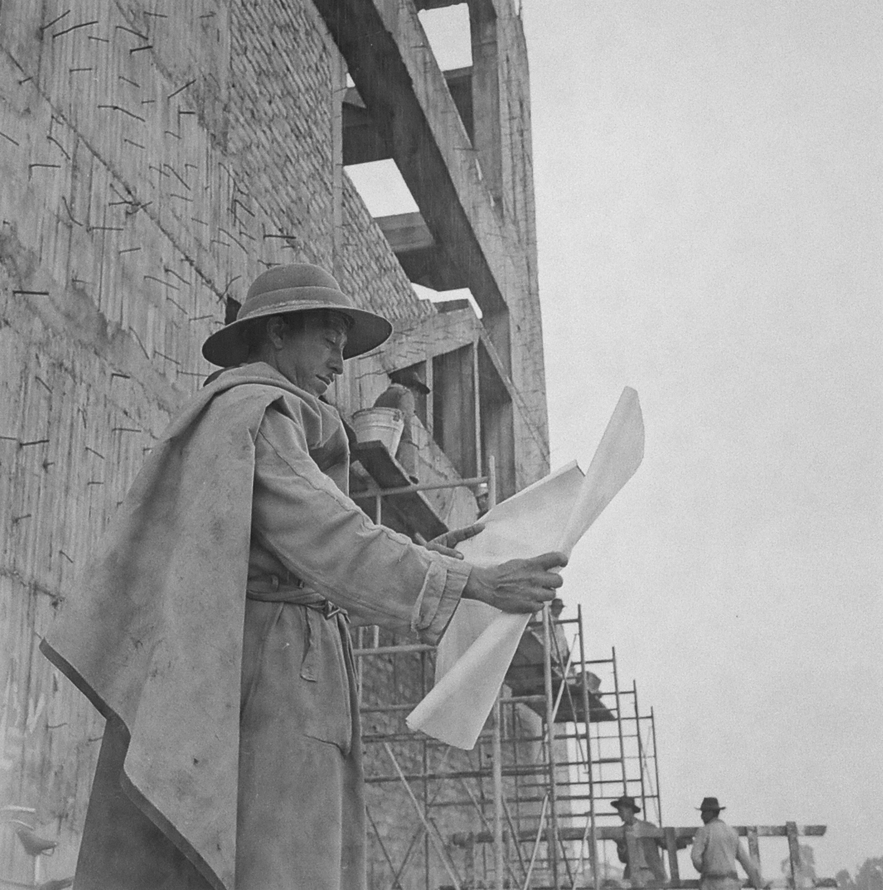Monumento a los Héroes Construcción