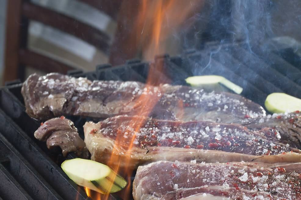Si le inquieta el aire contaminado, también debería preocuparse por el humo de la carne asada